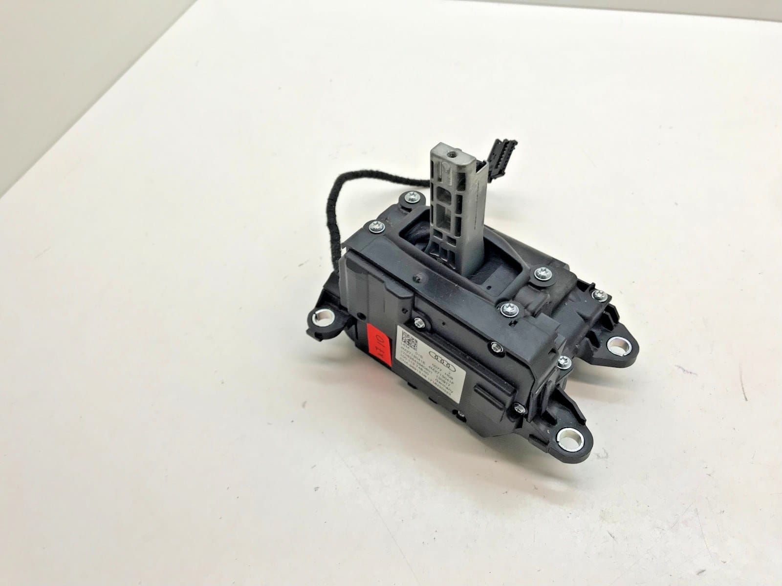 AUDİ OTOMATİK VİTES KOLY MEKANİZMASI