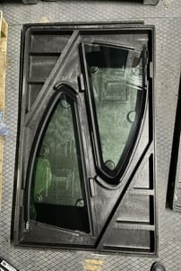 BMW KELEBEK CAM MAT SİYAH SAĞ