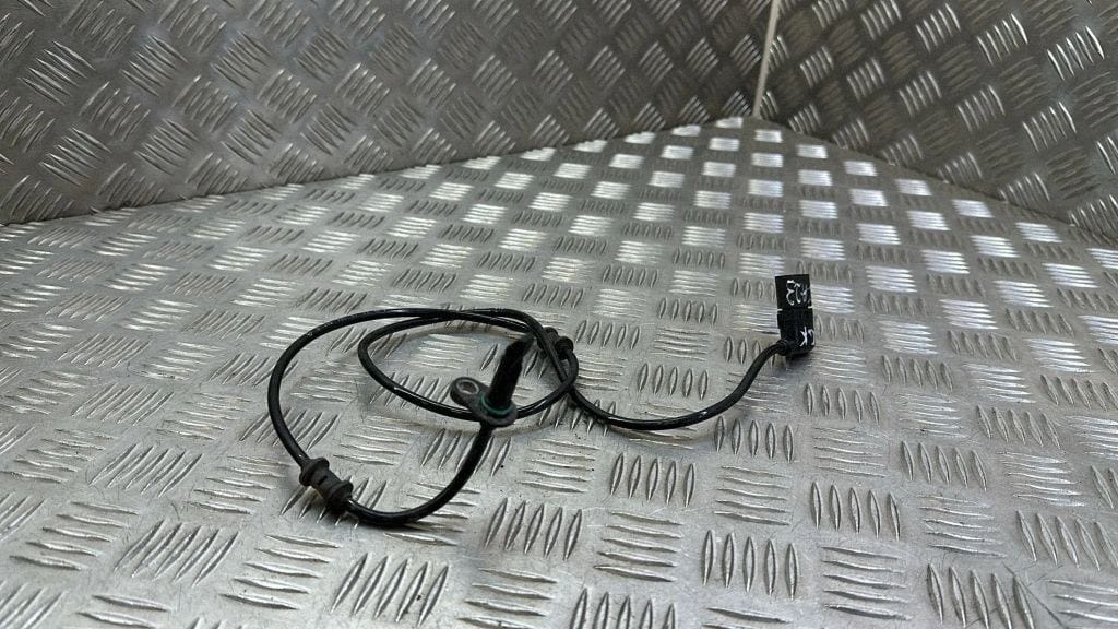 MERCEDES C SERİSİ ARKA ABS SENSÖRÜ