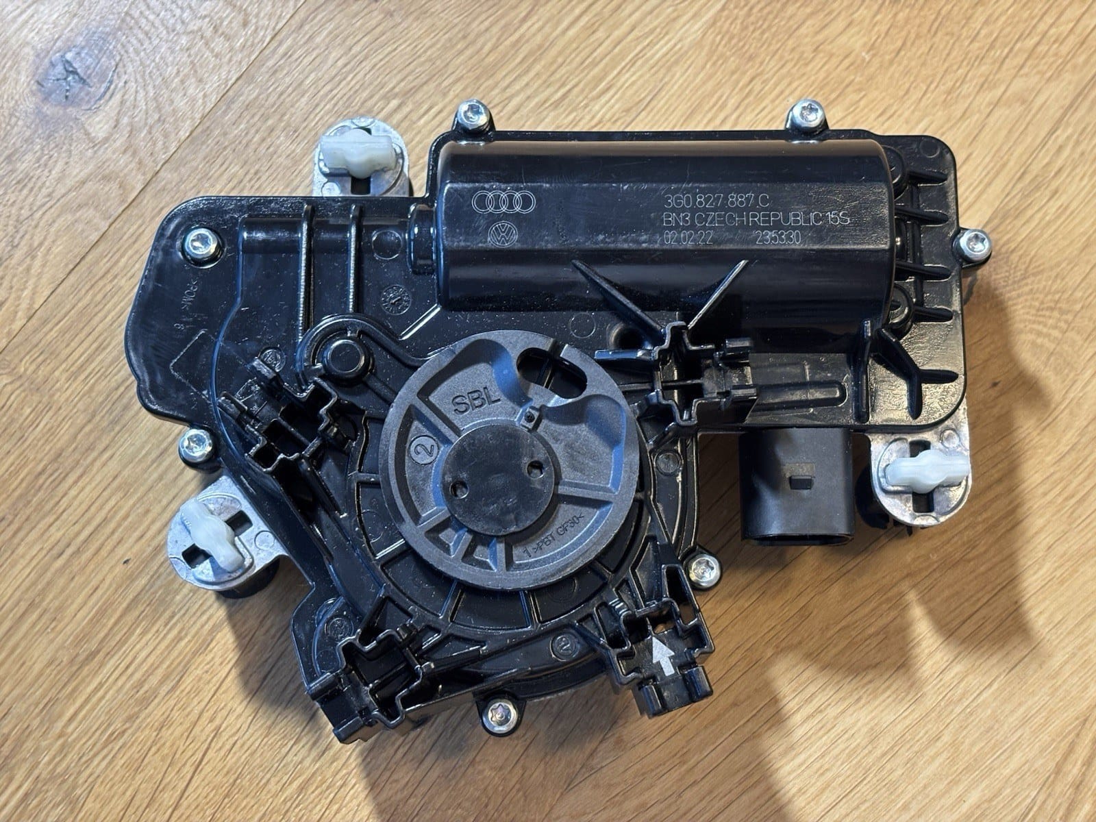VW PASSAT B8 BAGAJ MOTORU