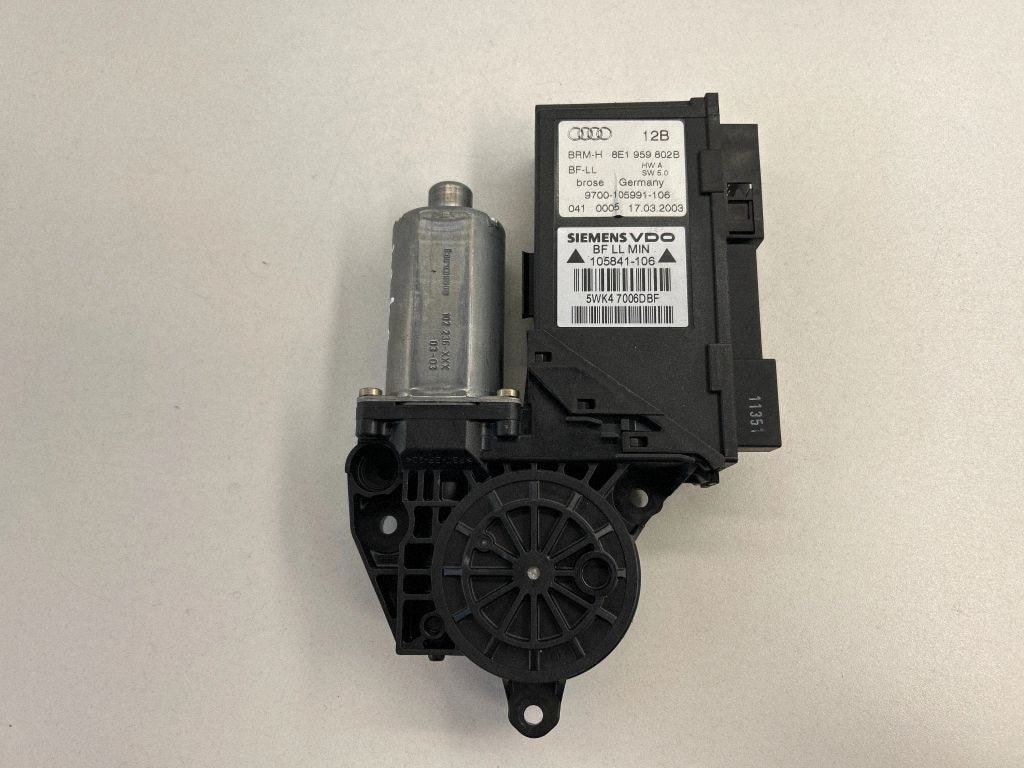 AUDİ A4 B6 CAM KALDIRMA MOTORU