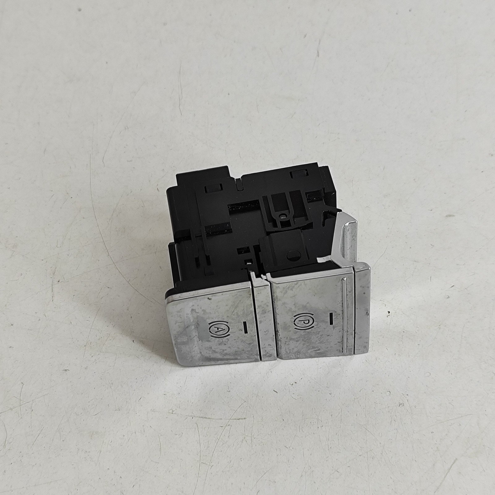 AUDİ EL FREN DÜĞMESİ