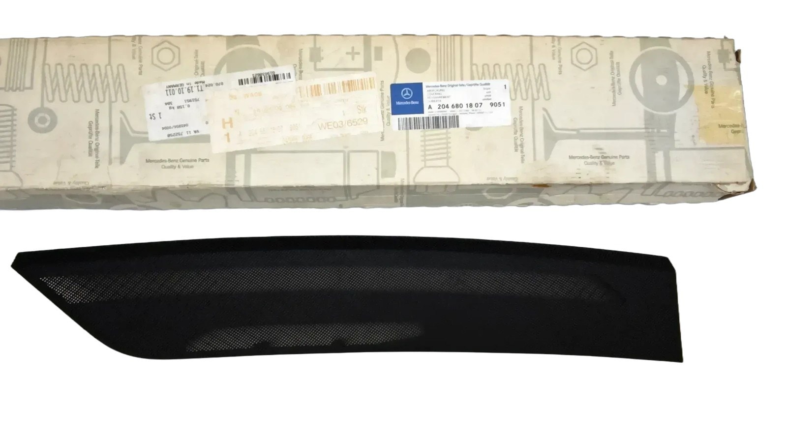 MERCEDES W204 TORPİDO IZGARASI SAĞ - 208 NUMARALI PALET