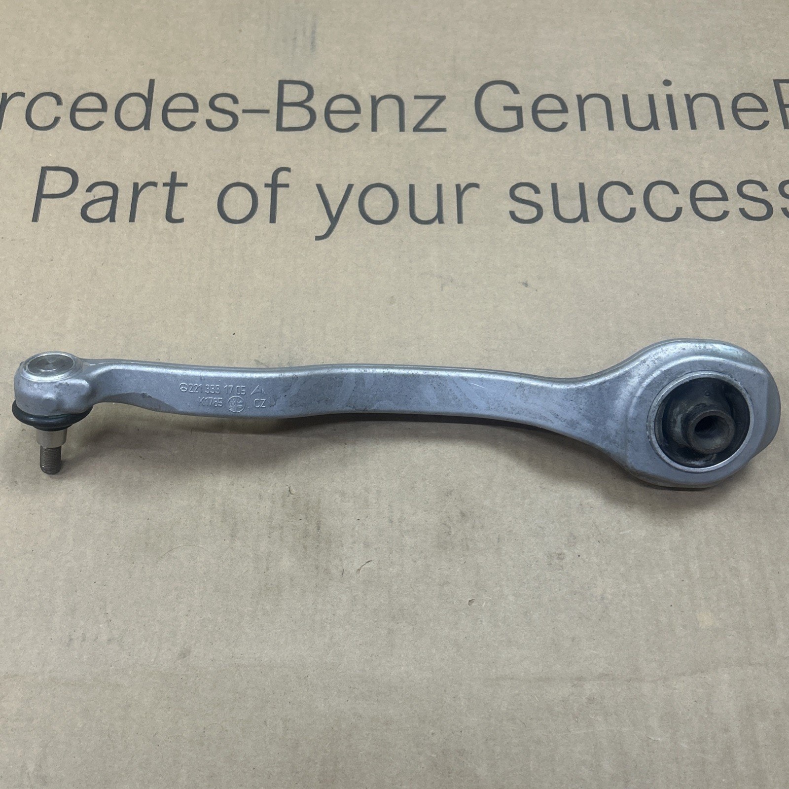 MERCEDES W211 SALINCAK BUGİ KOLU SOL
