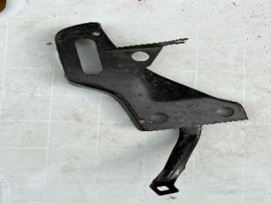 TOYOTA HİLÜX TAMPON MONTAJ BRAKETİ