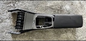 BMW 3 SERİ G21 ORTA KONSOL