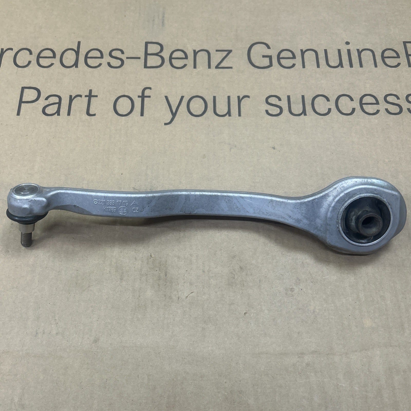 MERCEDES W211 SALINCAK BUGİ KOLU SOL